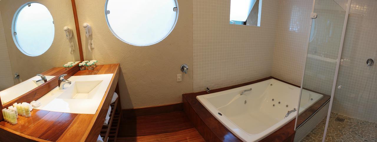 Master Suite Spa Bath,1096980678:JPEG