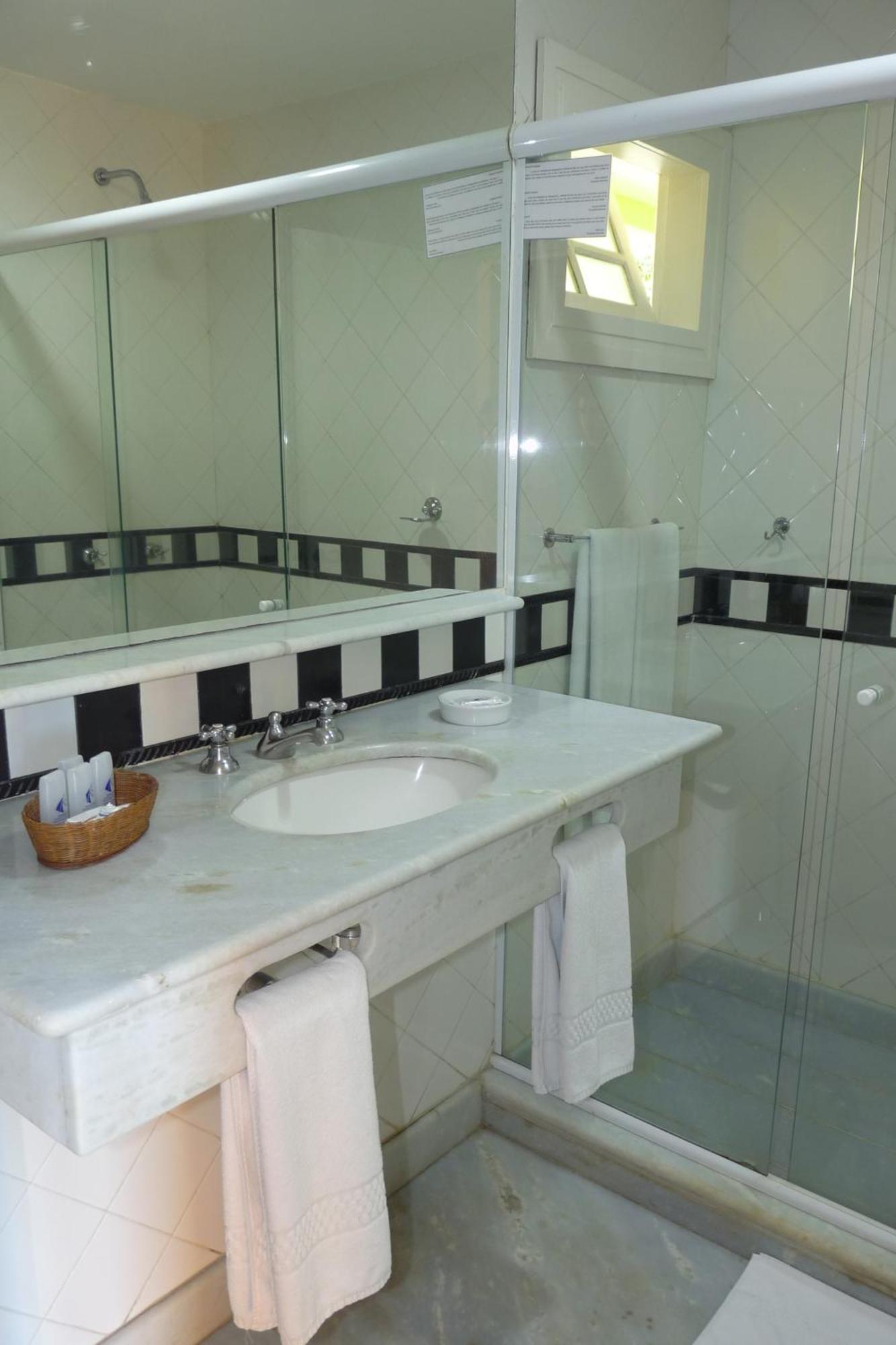 Standard Suite,1730022454:JPEG