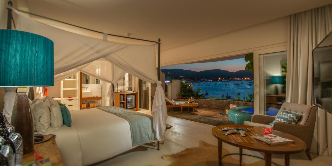 Quarto Duplo Deluxe com Vista do Mar e Banheira de Hidromassagem